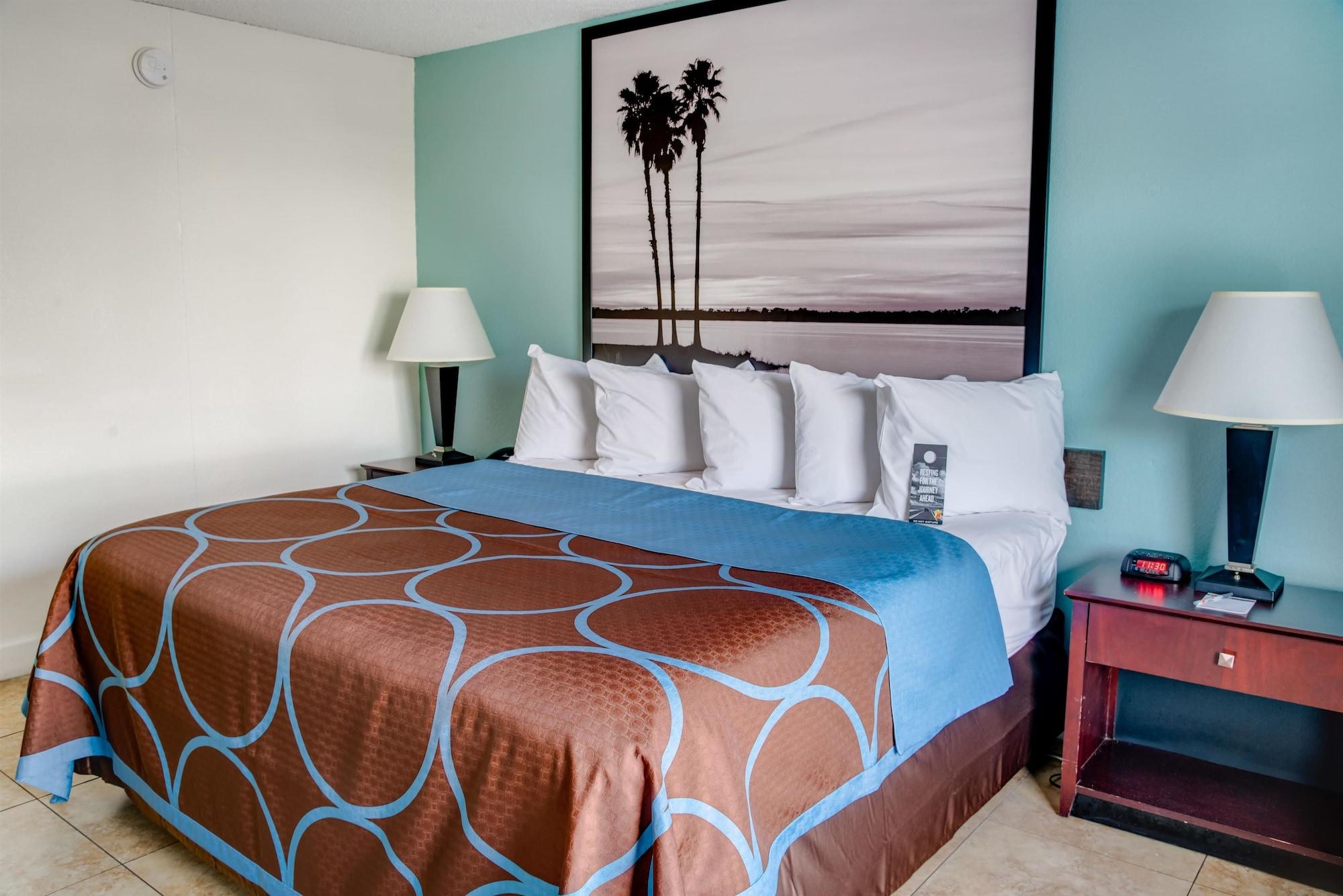 Super 8 By Wyndham St. Petersburg Hotel Luaran gambar