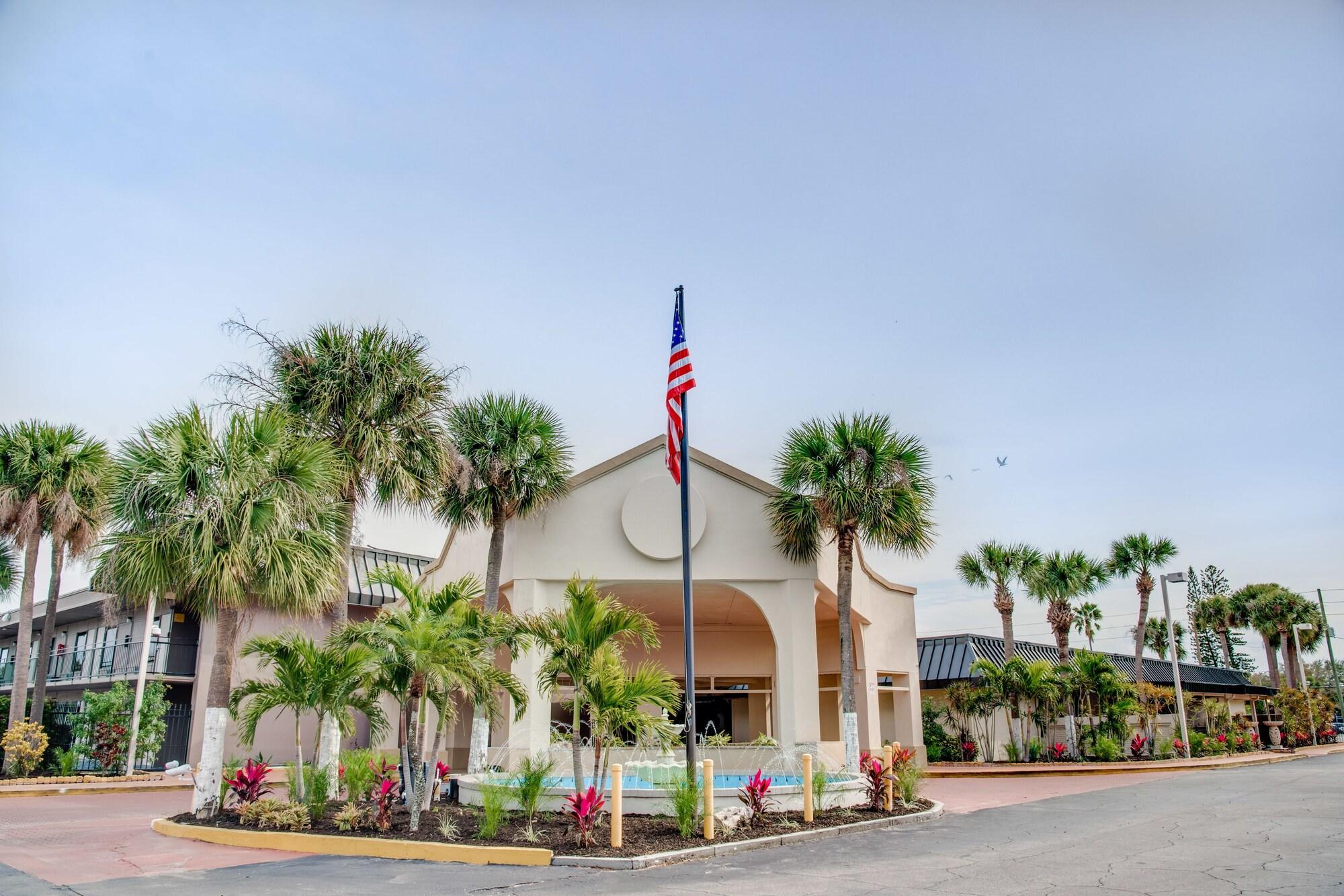 Super 8 By Wyndham St. Petersburg Hotel Luaran gambar